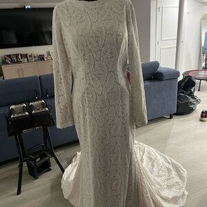 Elegant White Lace Wedding Dress